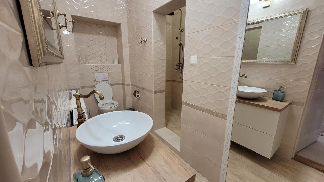 Glamour Apartman Gyula Dış mekan fotoğraf