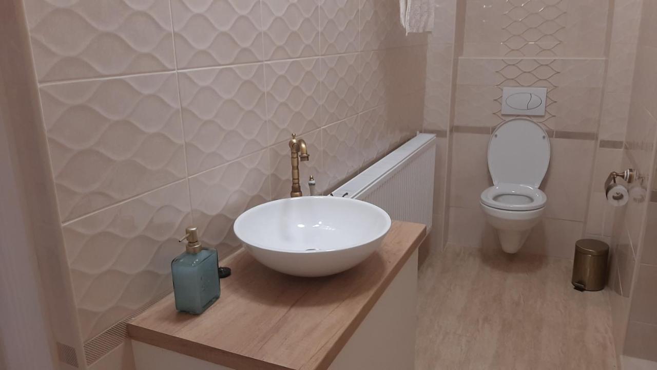 Glamour Apartman Gyula Dış mekan fotoğraf